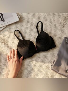 La Senza Black Velvet Rhinestone‎ Push Up Bra 36DD Lacy Coquette Gothic Witchy